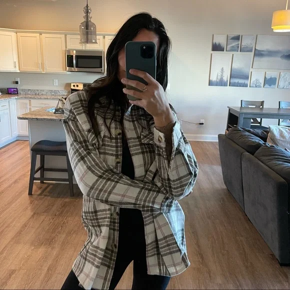 Oatmeal Blush Plaid Shacket - Picture 2 of 9